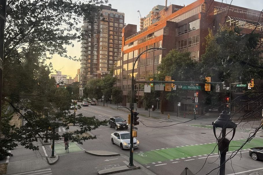 305 888 Pacific Avenue Vancouver, BC - 2