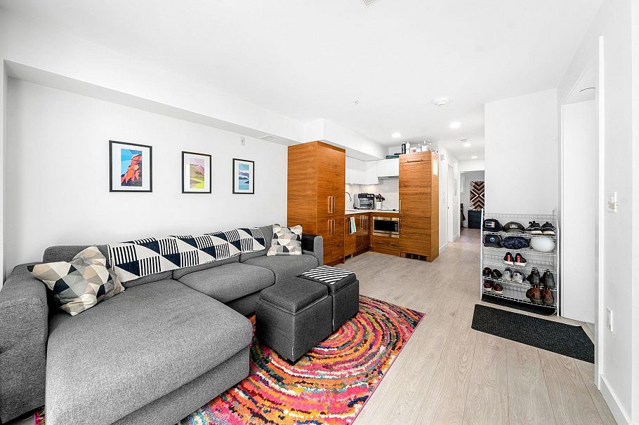 35 720 E 3rd Street North Vancouver, BC - 31