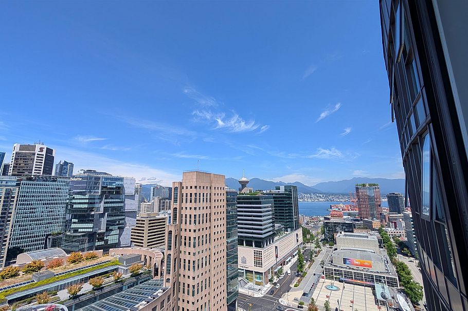 3301 233 Robson Street Vancouver, BC - 2