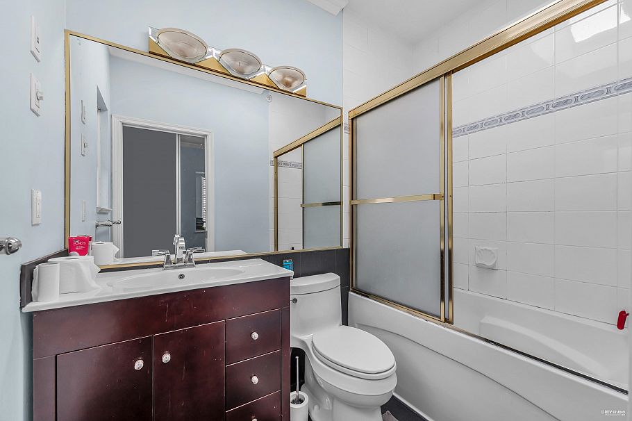 180 E 62nd Avenue Vancouver, BC - 17