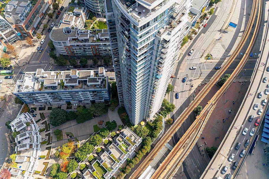 301 689 Abbott Street Vancouver, BC - 2