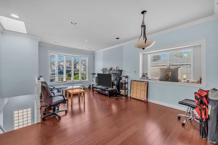 180 E 62nd Avenue Vancouver, BC - 13