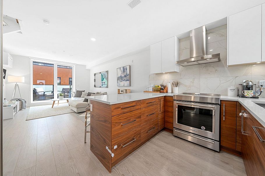 35 720 E 3rd Street North Vancouver, BC - 11