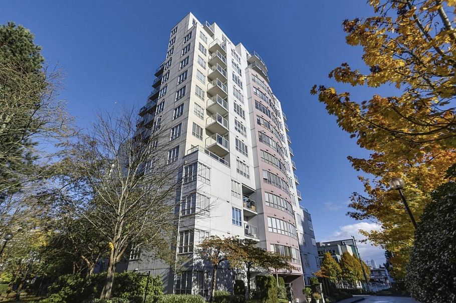 1204 3455 Ascot Place Vancouver, BC - 1