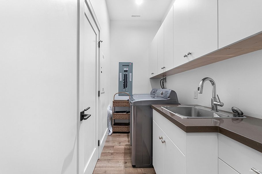 4061 St. Pauls Avenue North Vancouver, BC - 35