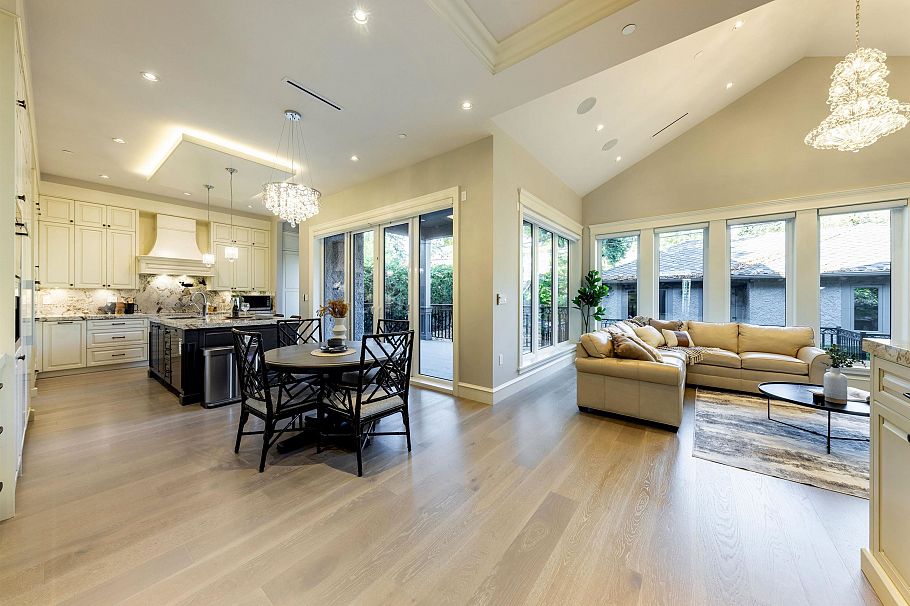 3981 W 35th Avenue Vancouver, BC - 4