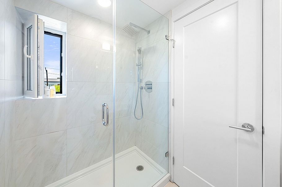 35 720 E 3rd Street North Vancouver, BC - 22