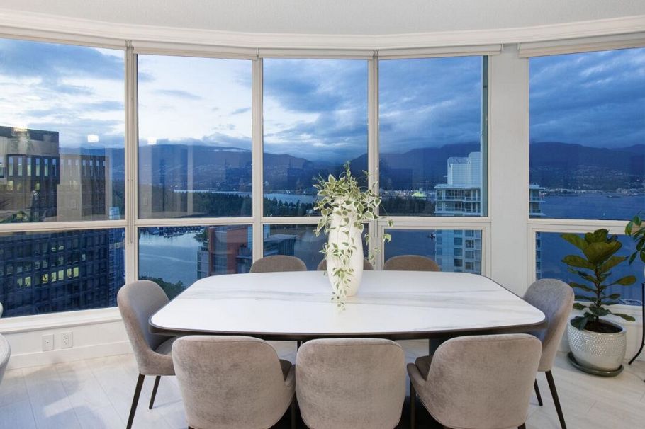 3306 1111 W Pender Street Vancouver, BC - 1