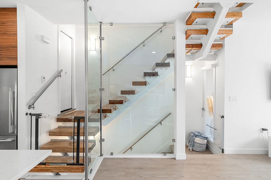 35 720 E 3rd Street North Vancouver, BC - 17