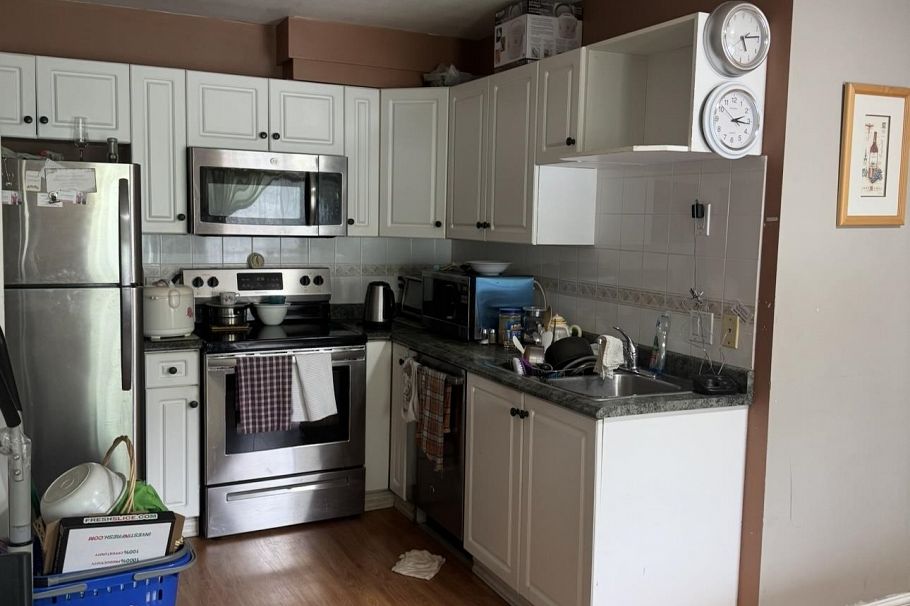 302 688 E 56th Avenue Vancouver, BC - 5