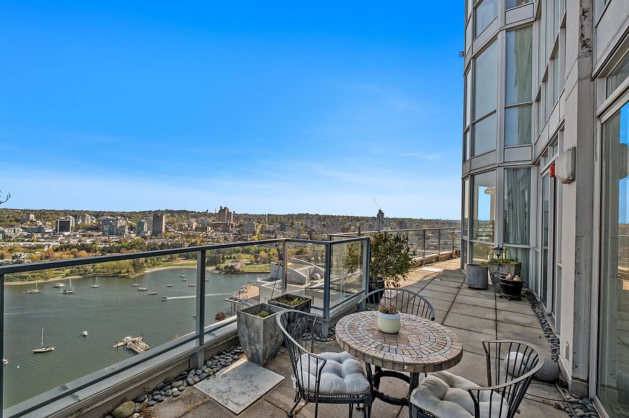 4201 1408 Strathmore Mews Vancouver, BC - 15