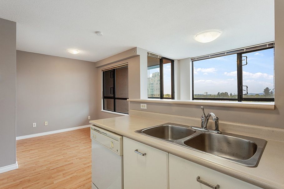 803 3438 Vanness Avenue Vancouver, BC - 6