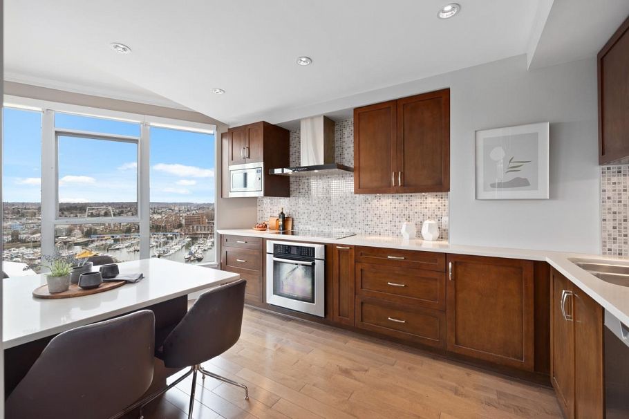 2302 1500 Howe Street Vancouver, BC - 10