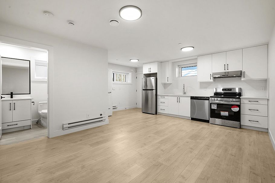 3218 W 39th Vancouver, BC - 27