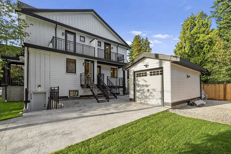 5528 Balaclava Street Vancouver, BC - 5