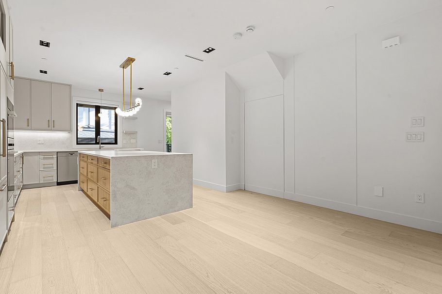 3218 W 39th Vancouver, BC - 12