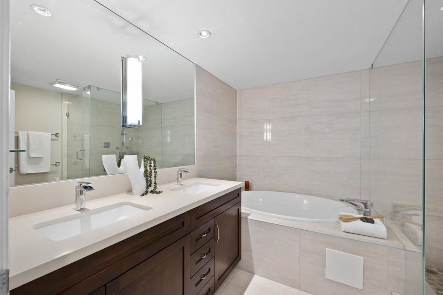 2302 1500 Howe Street Vancouver, BC - 21