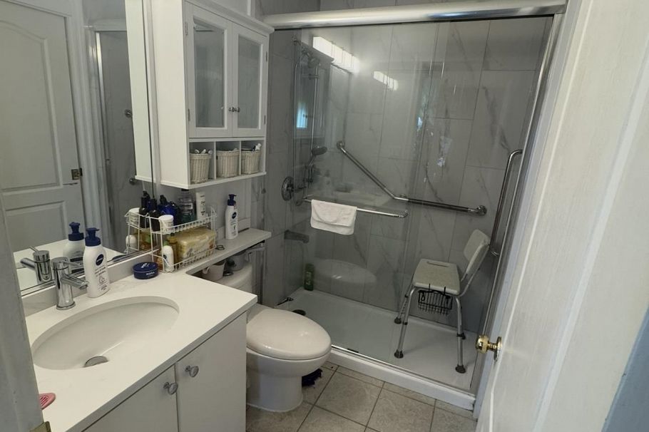 302 688 E 56th Avenue Vancouver, BC - 8