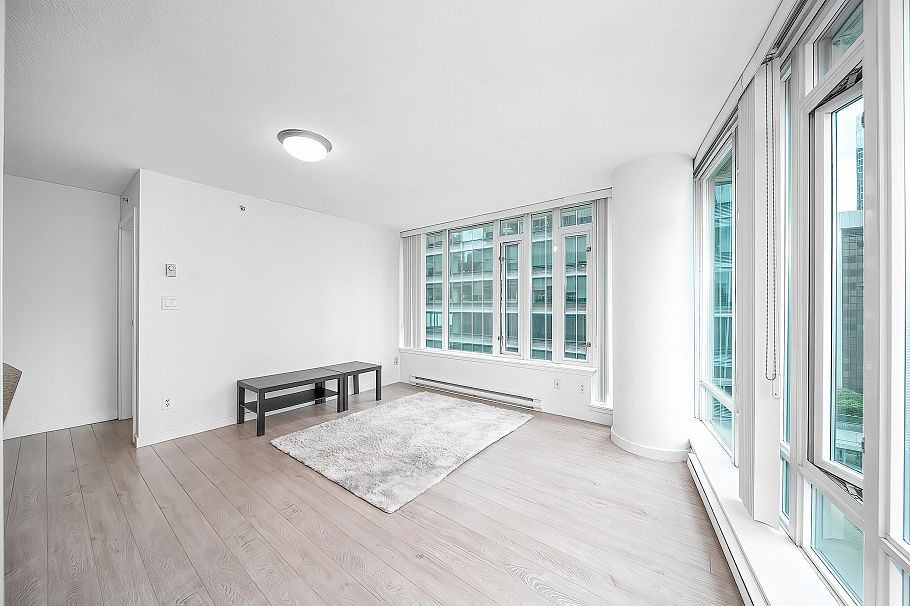 807 610 Granville Street Vancouver, BC - 5