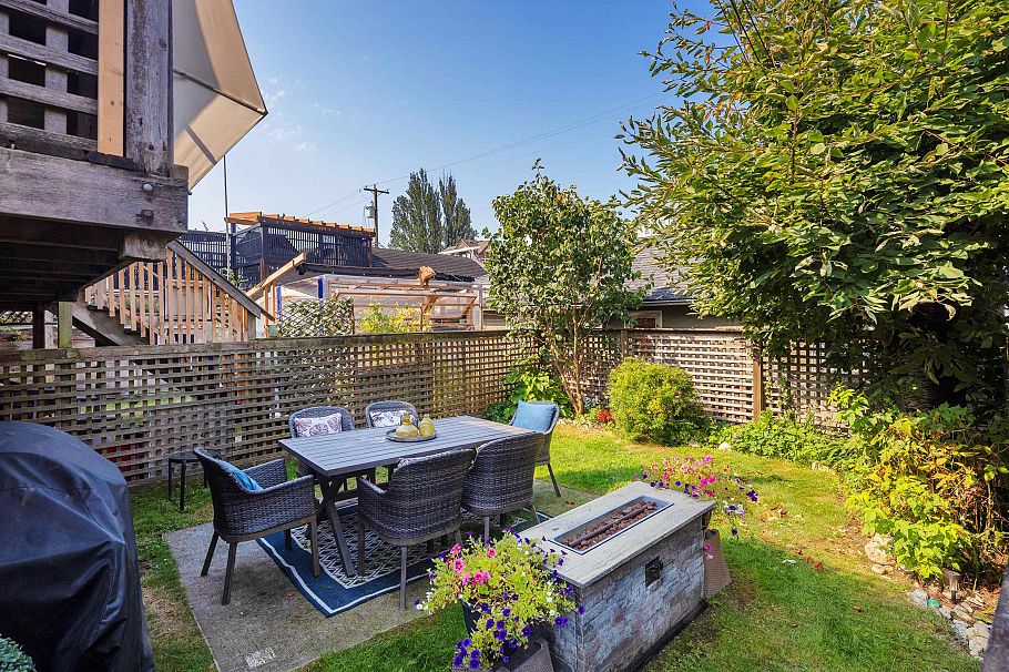 1325/27 Laburnum Street Vancouver, BC - 10