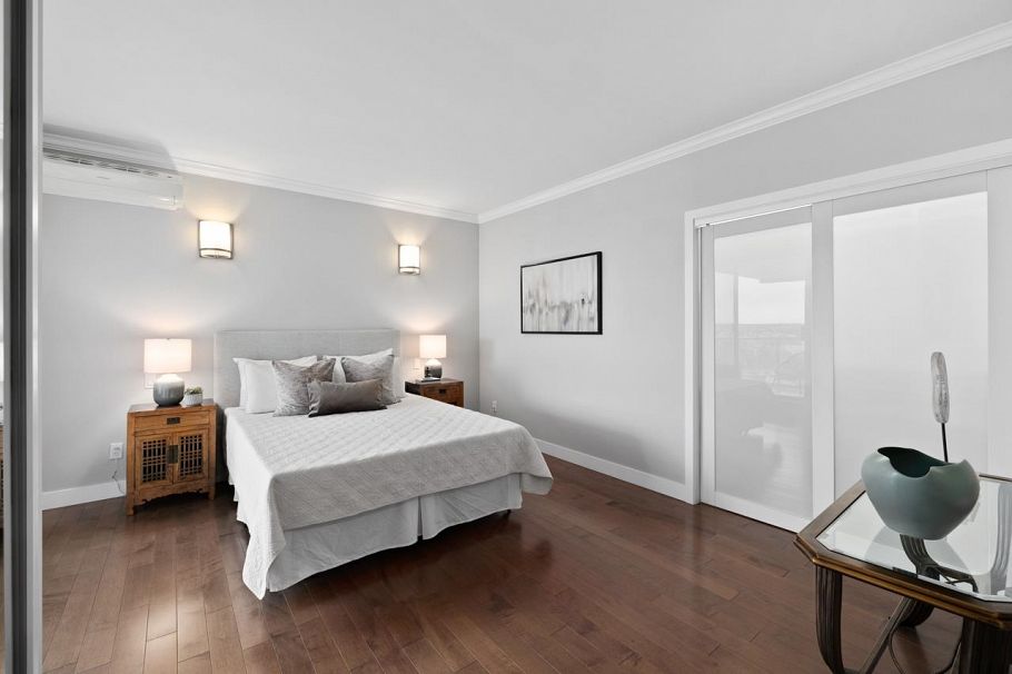 2302 1500 Howe Street Vancouver, BC - 17