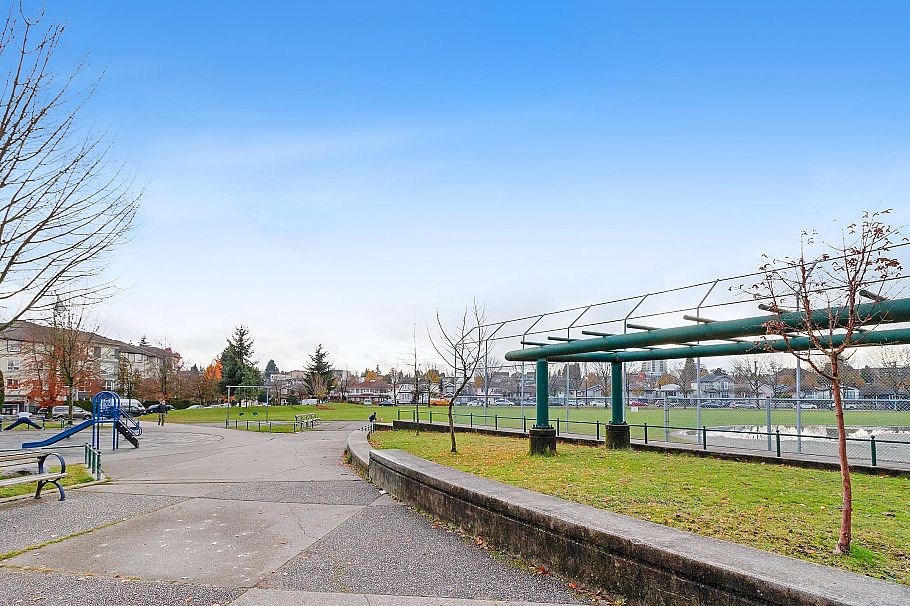 803 3438 Vanness Avenue Vancouver, BC - 32