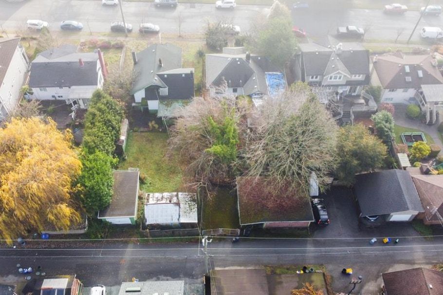 442 W 14th Street North Vancouver, BC - 5