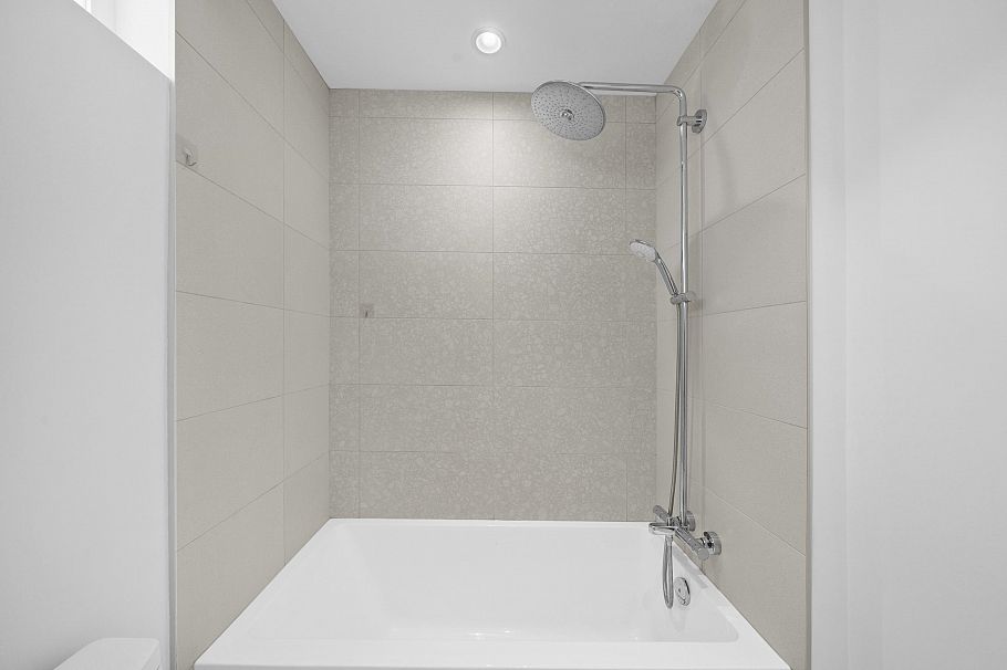 6816 Oak Street Vancouver, BC - 21