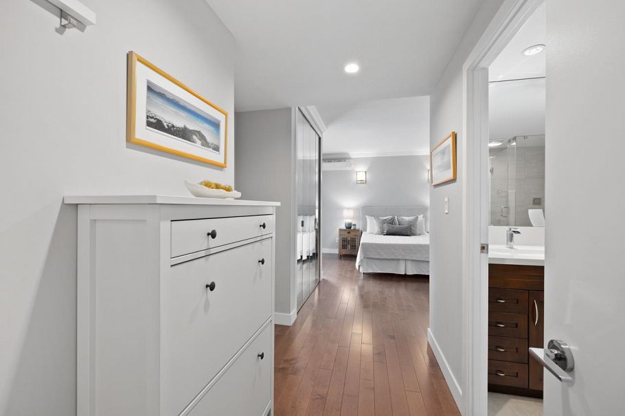 2302 1500 Howe Street Vancouver, BC - 16