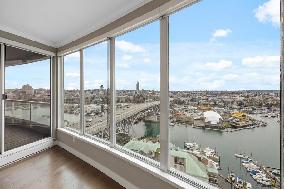 2302 1500 Howe Street Vancouver, BC - 14