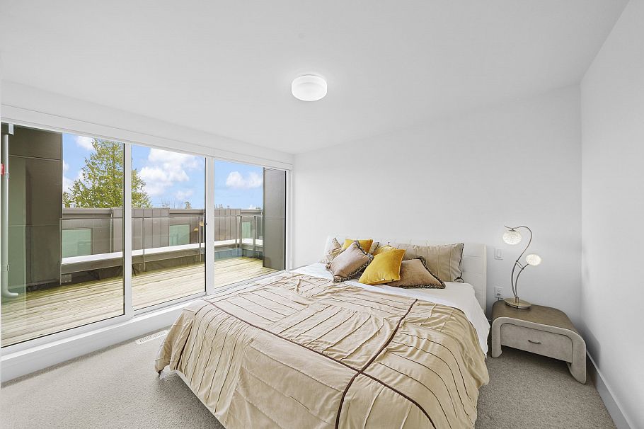 6816 Oak Street Vancouver, BC - 24