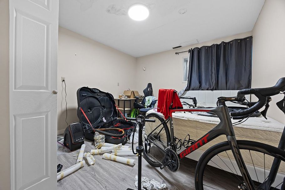 3848 W 38th Avenue Vancouver, BC - 24