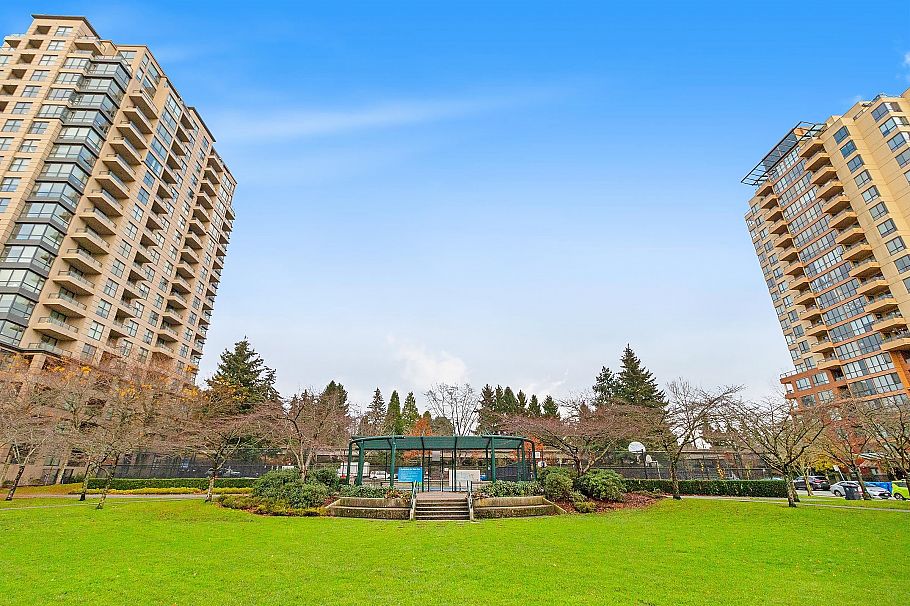 803 3438 Vanness Avenue Vancouver, BC - 34