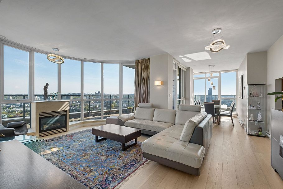 4201 1408 Strathmore Mews Vancouver, BC - 1