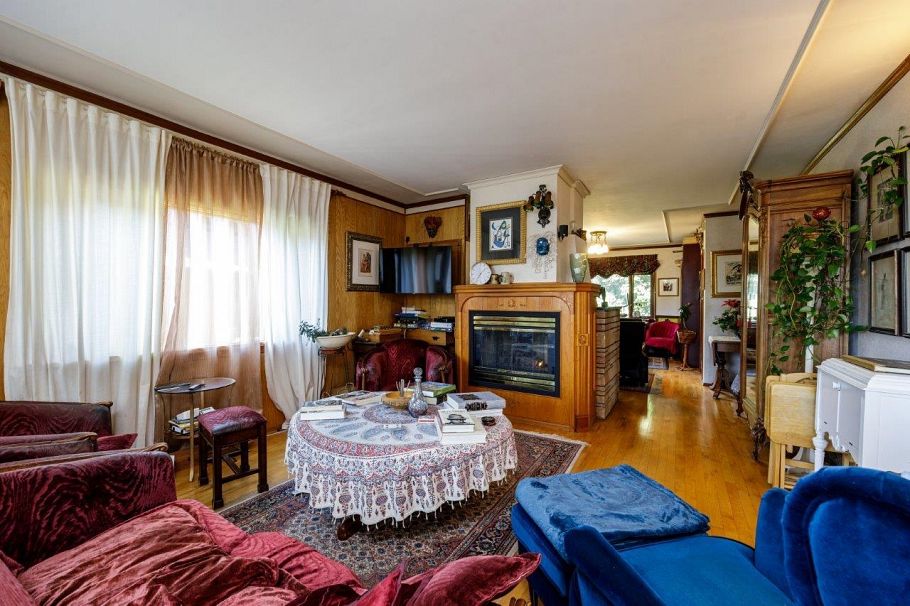 368 E Kings Road North Vancouver, BC - 18