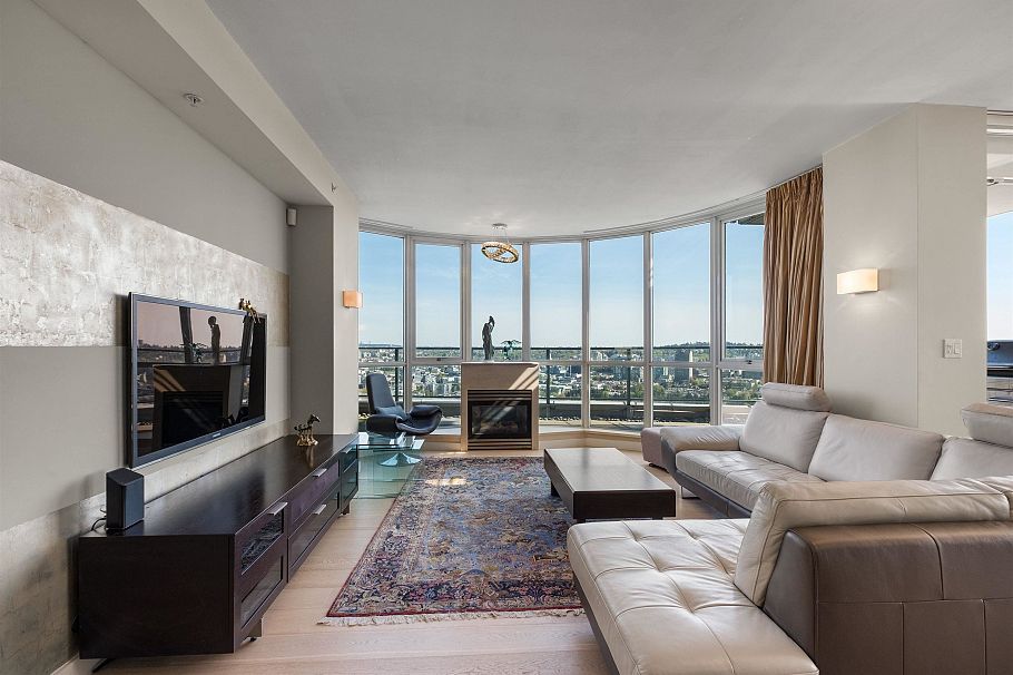 4201 1408 Strathmore Mews Vancouver, BC - 3