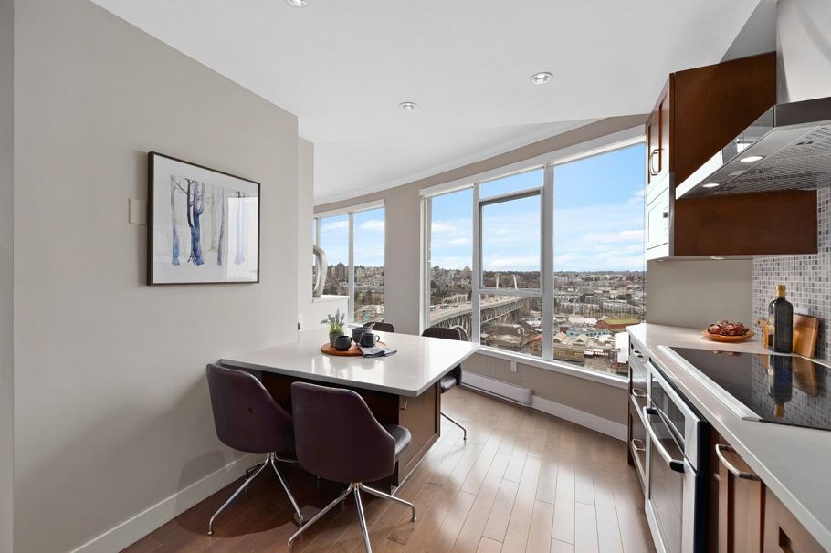 2302 1500 Howe Street Vancouver, BC - 11