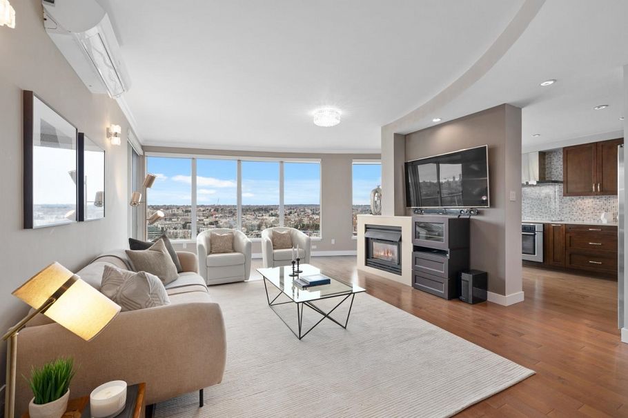 2302 1500 Howe Street Vancouver, BC - 4