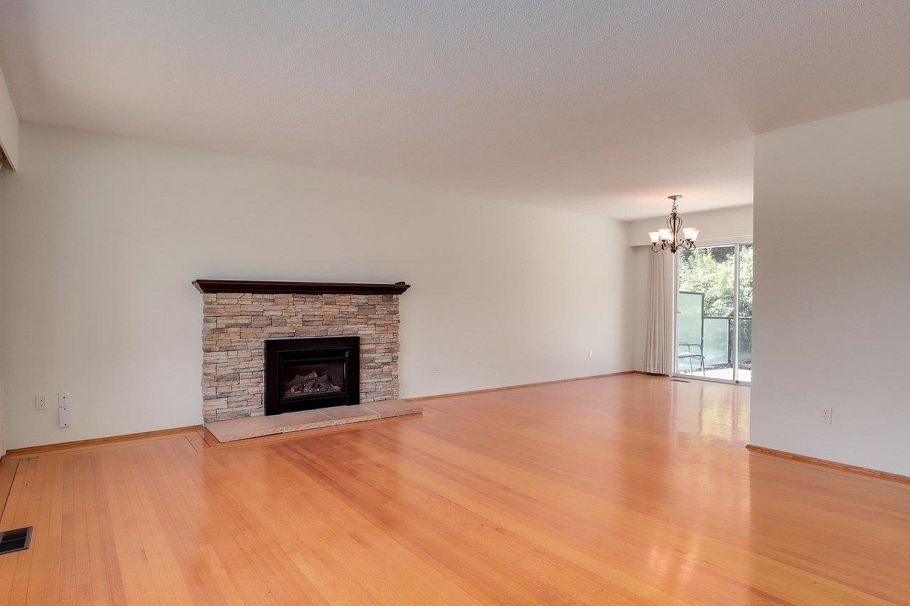 893 Huntingdon Crescent North Vancouver, BC - 3