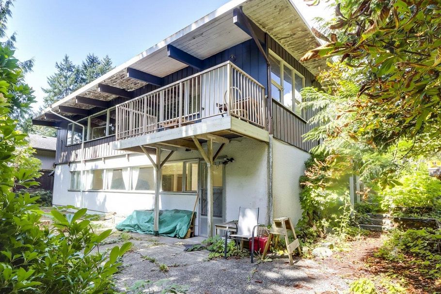 2701 St. Christophers Road North Vancouver, BC - 32