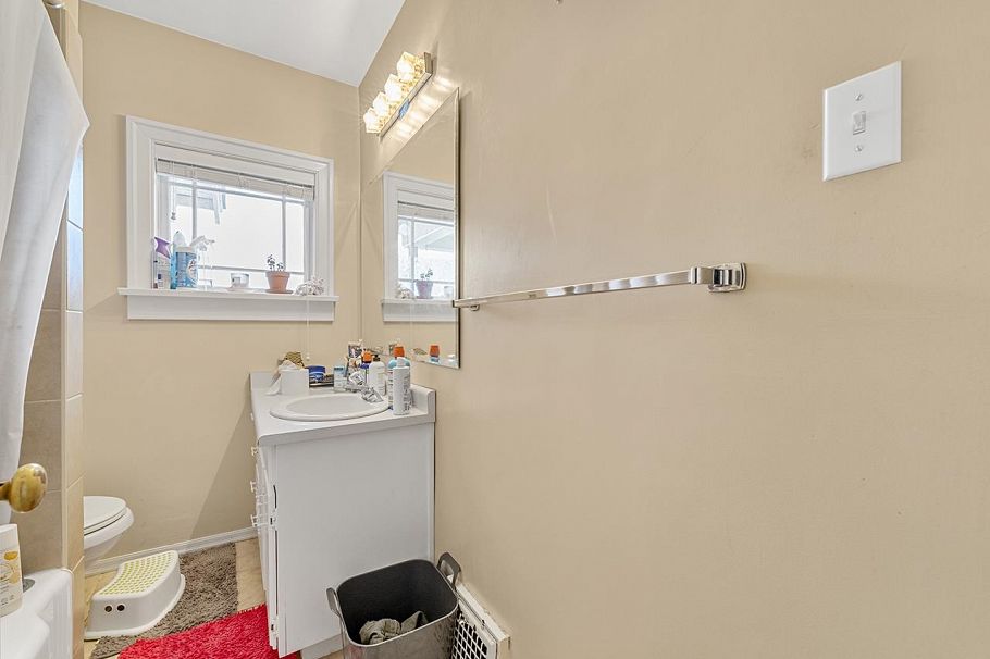 3229 W 24th Avenue Vancouver, BC - 15