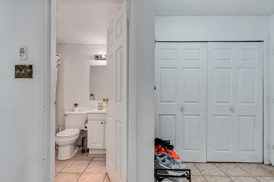 104 252 W 2nd Street North Vancouver, BC - 19