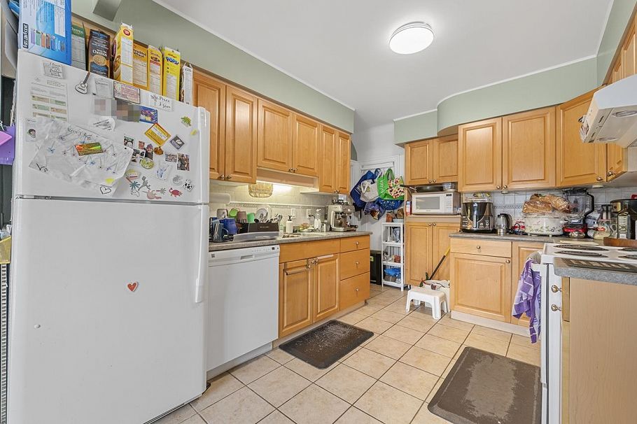 3229 W 24th Avenue Vancouver, BC - 11