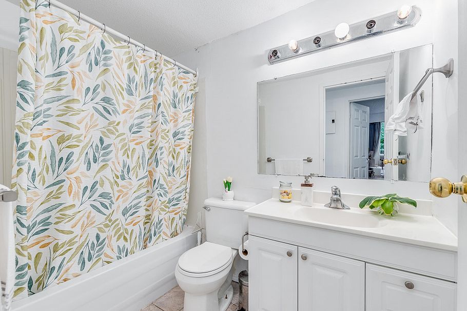 104 252 W 2nd Street North Vancouver, BC - 18