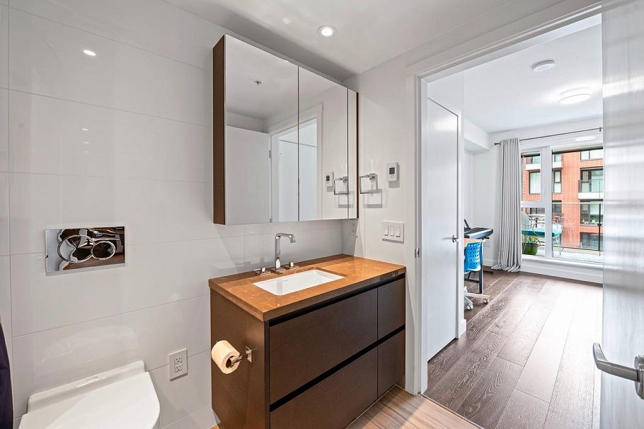 602 1561 W 57th Avenue Vancouver, BC - 20