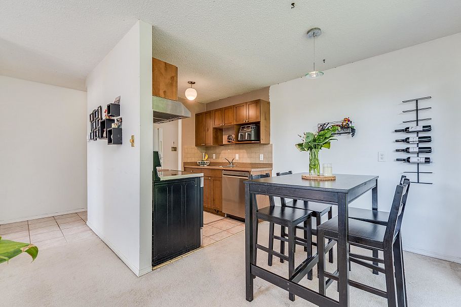 104 252 W 2nd Street North Vancouver, BC - 10