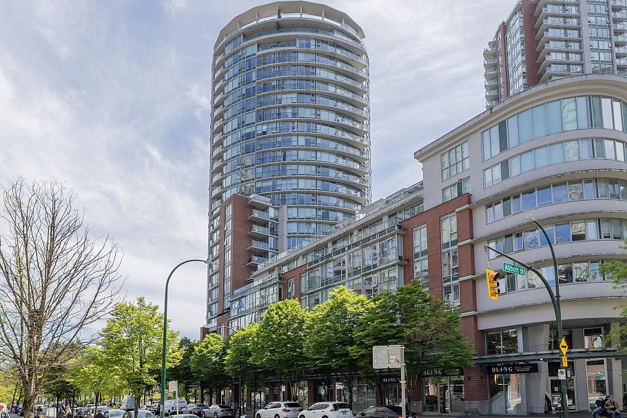 1106 58 Keefer Place Vancouver, BC - 2