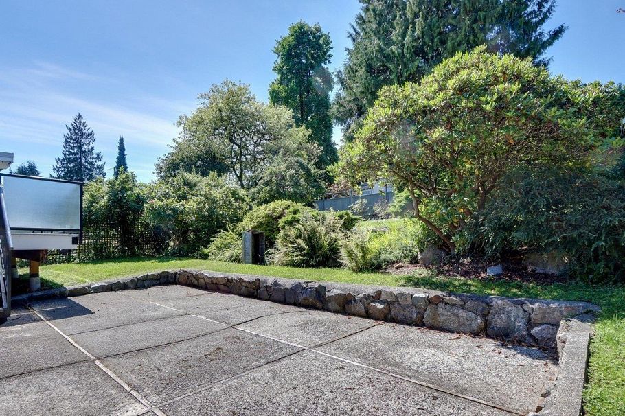 893 Huntingdon Crescent North Vancouver, BC - 29