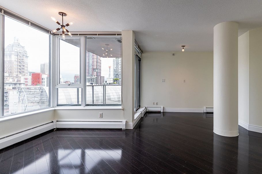 1106 58 Keefer Place Vancouver, BC - 12