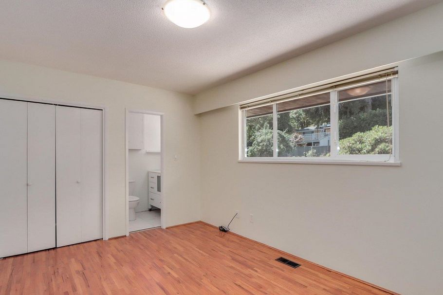 893 Huntingdon Crescent North Vancouver, BC - 11